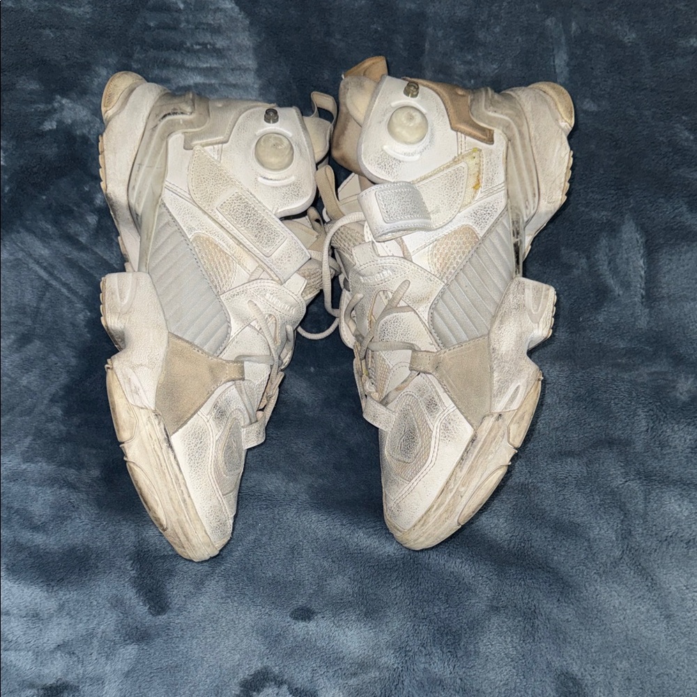 VETEMENTS Genetically modified Reebok sz 45.5